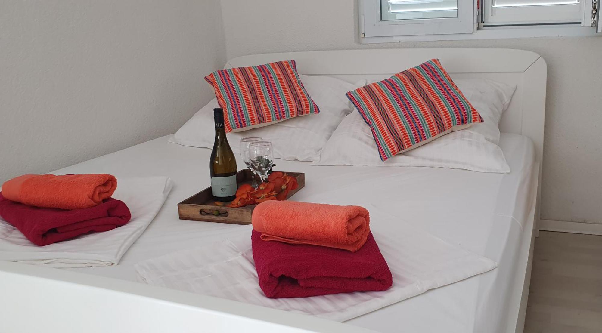 Apartmani Sara Marija Karlobag Esterno foto