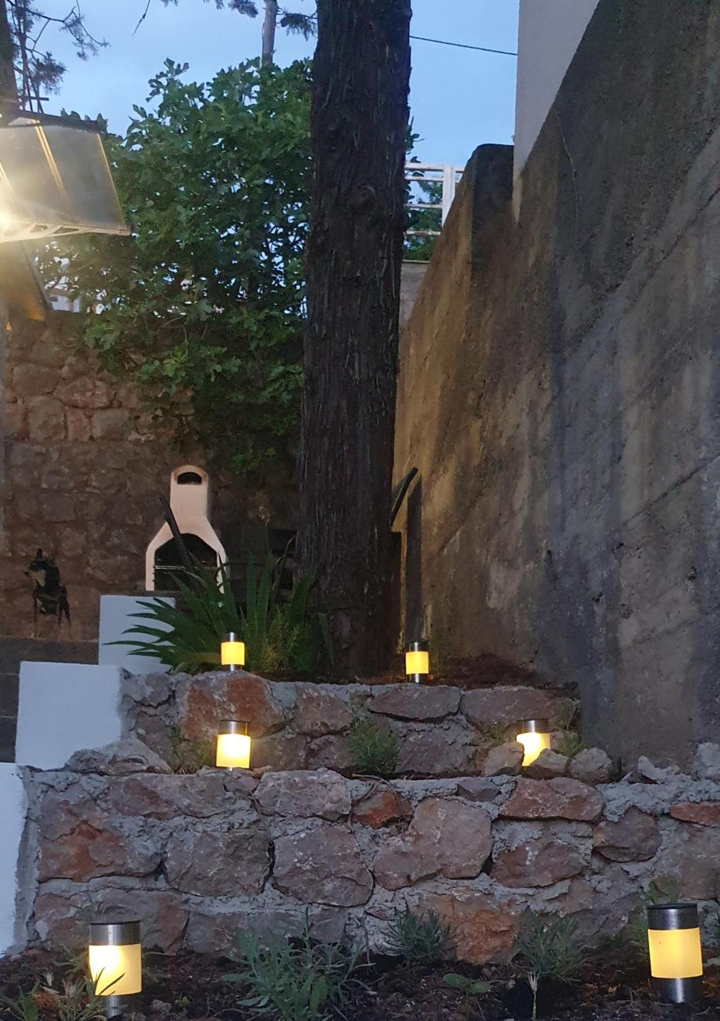 Apartmani Sara Marija Karlobag Esterno foto